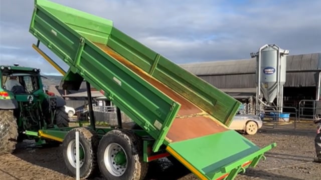 Gallery: Christmas clearance auction to feature broad range of machinery
