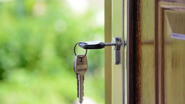 Lower 'country' property prices attract buyers - IPAV