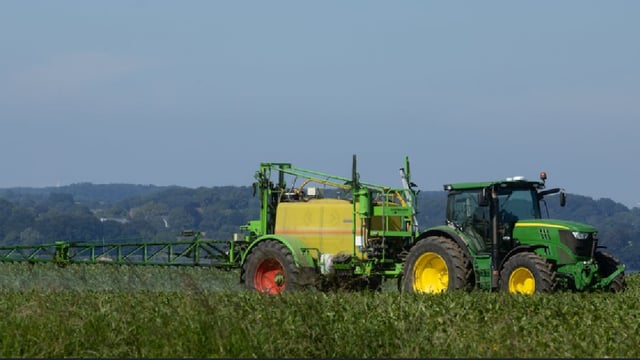 'Bad operators' may not register fertiliser bought in NI - Carthy