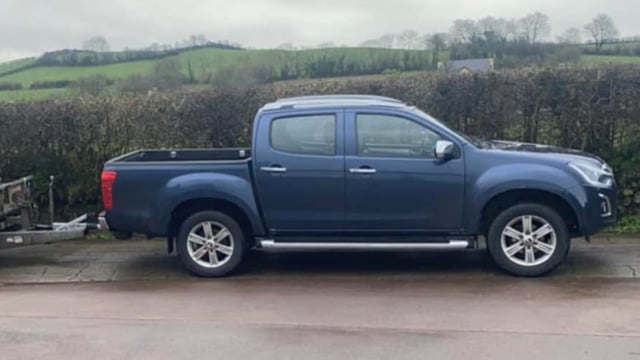 Gardaí investigate theft of 4X4 from Carnaross Mart