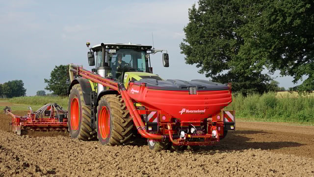 Machinery Focus: Weeding and granule grouping by Kverneland