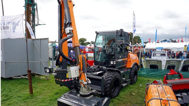 Self-propelled hedge cutter makes Irish debut
