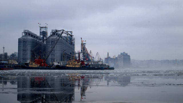 Ukraine: Exporting 4m tonnes of grain a month is 'possible'