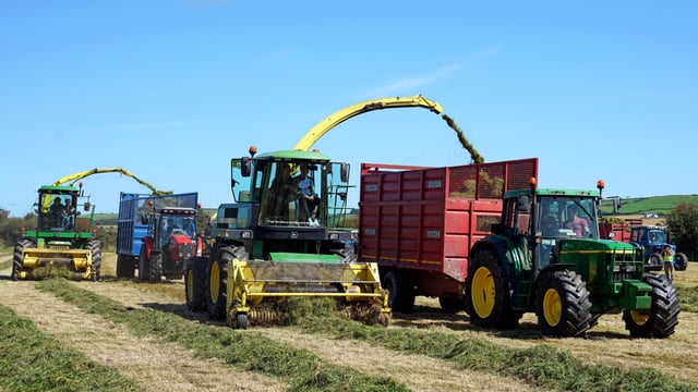 Machinery Focus: Working harvesters at Ahiohill attract big crowds