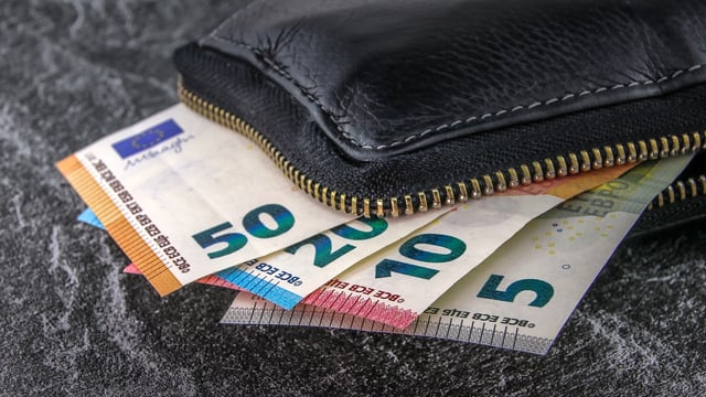 Budget 2024: Flat-rate compensation for farmers cut to 4.8%