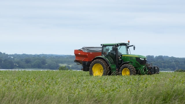 Report finds 'huge' losses of nitrogen to the environment