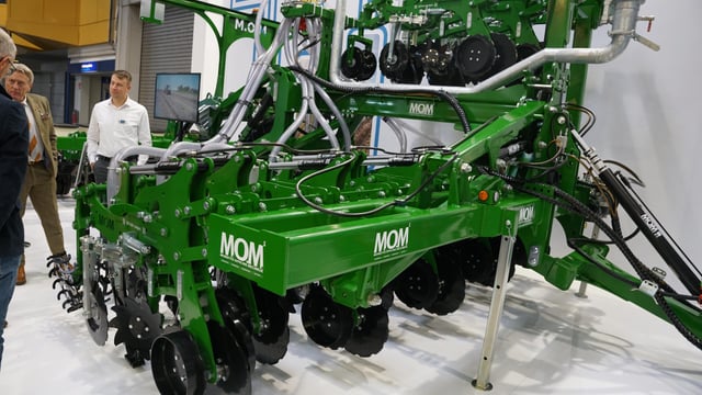 MOM's strip-till machines gain in flexibility and size
