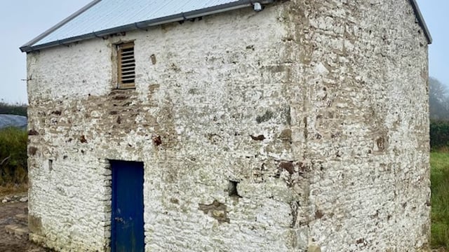 Three generations involved in granary repair