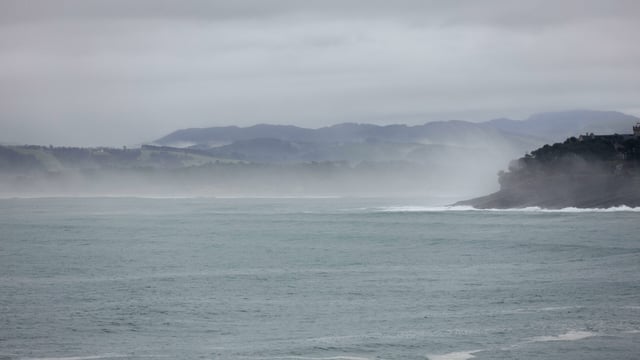 Storm Isha: Status Red wind warning for Donegal, Galway and Mayo