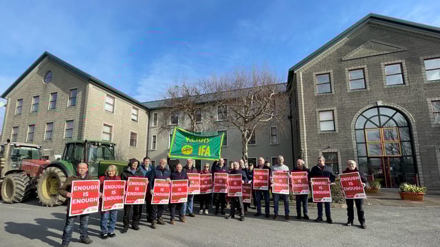 Kerry councillors unanimously back motion supporting farmers