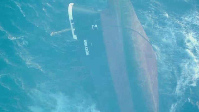 Missile strike sinks ship carrying 21,000t of fertiliser in Red Sea
