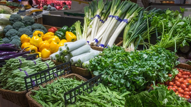 Retailers urged to offer 'weather payment' to fruit and veg growers