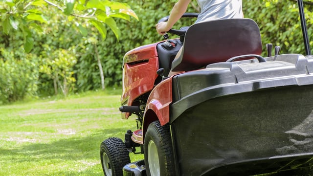 CHI urges parents to 'never allow' children near lawnmowers