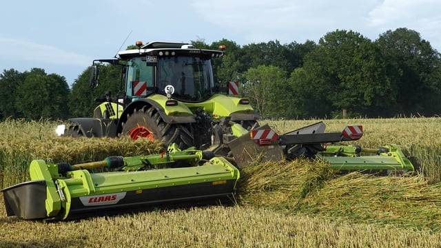 Photos: Augers or belts? Claas expands mower range with both