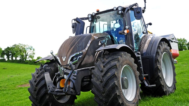Machinery: Valtra to the fore at Paudy Buckley demo day