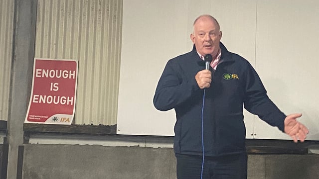 Watch: Minister meeting farm reps over straw scheme