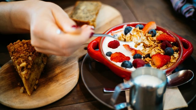 Researchers develop new database of microbes in food