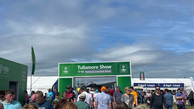 Tullamore Show 'sincerely' apologises for 'unacceptable delays'