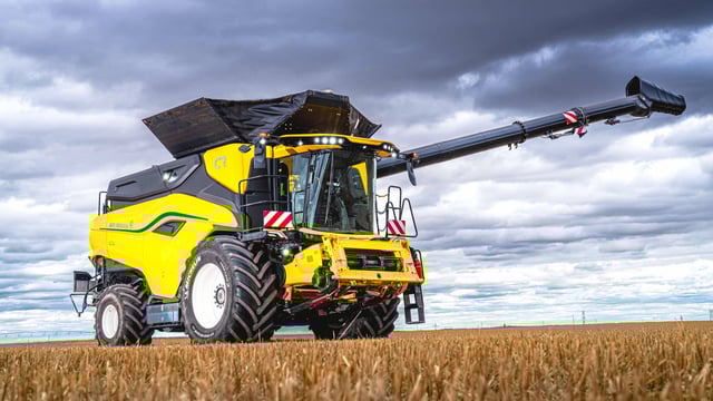 Michelin UltraFlex tyres for NH's flagship combine