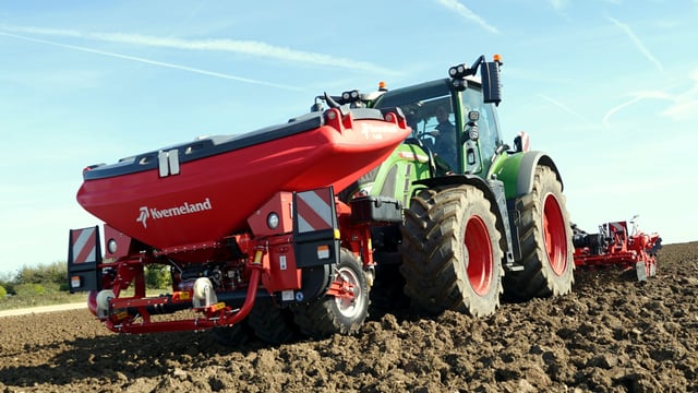 Fendt joystick steering: A boon for yard and field