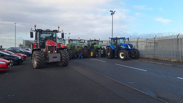 Potato growers in Northern Ireland protest outside Asda distribution centre