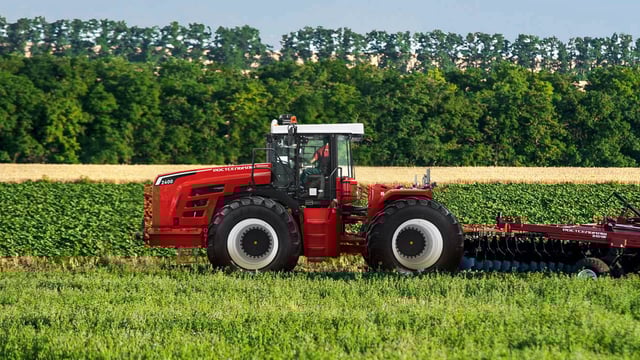 Machinery: New Rostselmash autobox needs large tractor