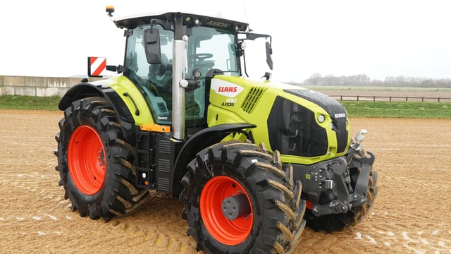 Claas connect puts all farm data into the same pot
