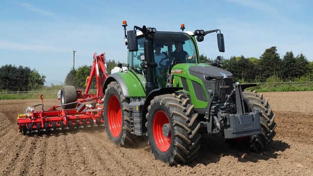 Watch: First sighting of Fendt 620 in Irish fields