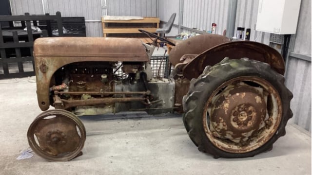 Castlerea prison joins tractor restoration project for dementia charity