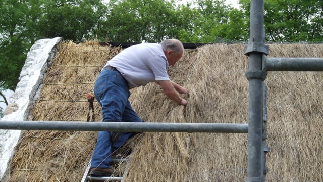 First awardee announced under Donegal pilot thatching scheme