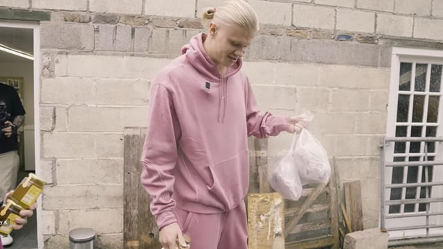 Watch: Soccer star Haaland stocks up on steak and milk at local farm